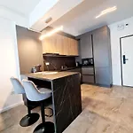 Appartement Sole 5 By Wave - Luxury 60mp Cu Terasa Si La Mare, Acces Direct Pe Plaja Ohiohi Beach- Mamaia Nord - Restaurant, Parcare Gratuita