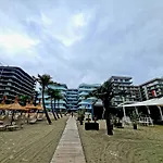 Appartement Sole 5 By Wave - Luxury 60mp Cu Terasa Si La Mare, Acces Direct Pe Plaja Ohiohi Beach- Mamaia Nord - Restaurant, Parcare Gratuita Năvodari